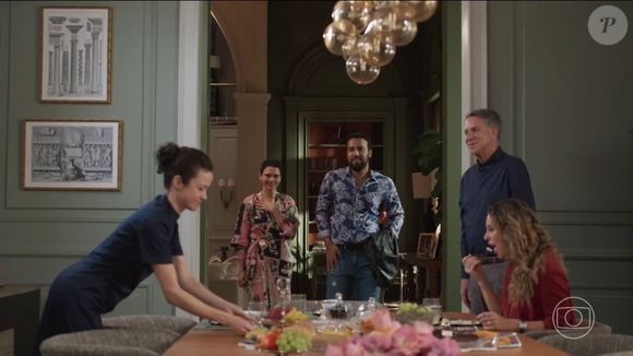 Celina e Olavo foram para a cama e acordaram juntos em 'Vale Tudo'; internautas estão torcendo pelo casal (e rindo muito!)