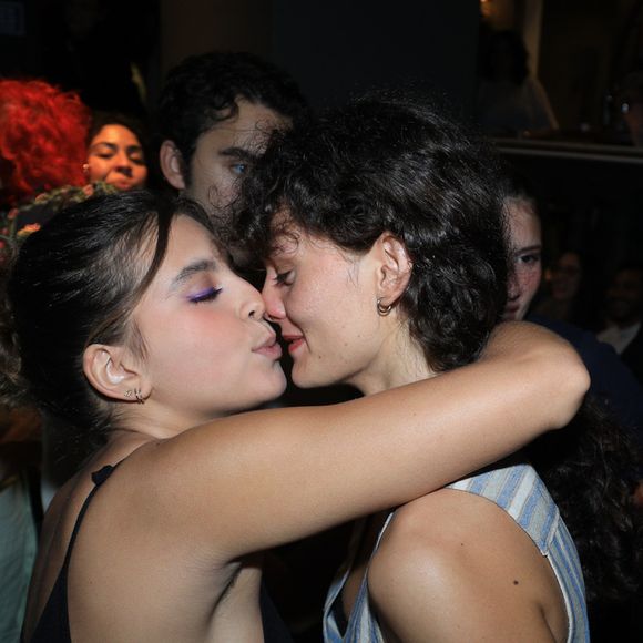 Sobrinha de Preta Gil, Flor Gil beijou a namorada, Nikita Chikita, em casa de shows no Rio de Janeiro em agosto de 2025