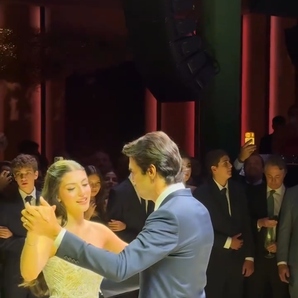 Kaká e Isabella dançaram valsa juntos, prestigiaram um buffet de luxo e ainda curtiram um show de Luan Santana
