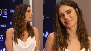 Slip dress branco com costas à mostra e salto prateado: o elegante look de Carolina Dieckmann esbanja sofisticação com um 'perfume nostálgico'; 12 fotos!