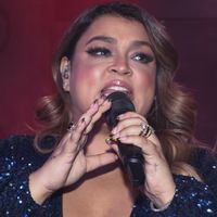 Vai doar cesta básica: padre que praticou intolerância religiosa contra Preta Gil chega a acordo com a família. Entenda o caso!