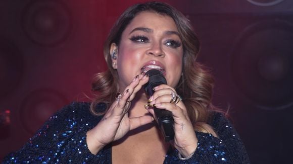 Vai doar cesta básica: padre que praticou intolerância religiosa contra Preta Gil chega a acordo com a família. Entenda o caso!