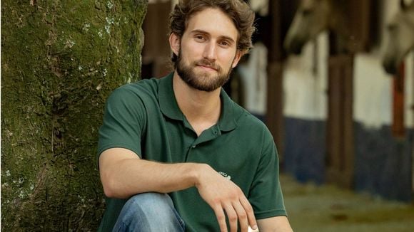 Você sabia que Felipe Ricca, o Carlos de 'Vale Tudo', teria triângulo amoroso com Humberto Carrão antes da novela? Descubra o que mudou