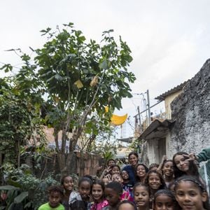 Shawn Mendes surpreendeu os fãs ao publicar sua primeira homenagem exclusiva para Bruna Marquezine no aniversário da atriz. A declaração de amor foi compartilhada após o casal visitar a Casa Amarela Providência, onde celebrou a data ao lado das crianças atendidas pelo projeto social