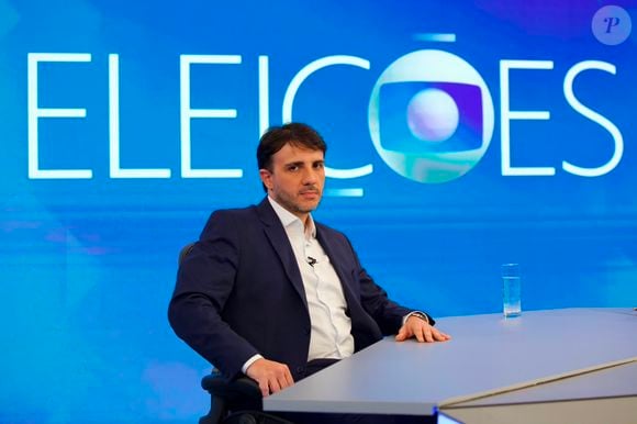 Renan Santos, candidato do Missão à Presidência, teve parte da campanha digital suspensa pelo TSE. Segundo o g1, a decisão de Dias Toffoli também bloqueou repasses do Fundo Eleitoral e proibiu a participação do candidato em debates