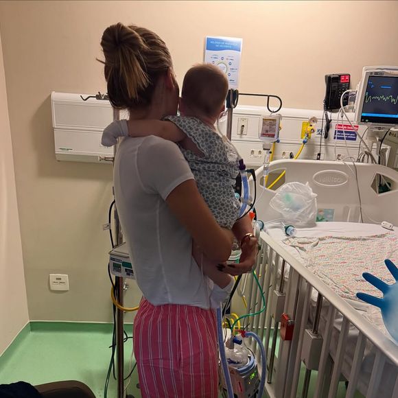 Virginia Fonseca foi detonada por foto do filho bebê internado no perfil de seu Instagram: 'O auge da falta de bom senso'