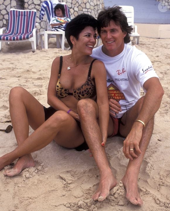 1993: fotos antigas de Kris Jenner e seu ex-marido impressionam pela beleza natural da socialite