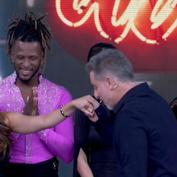 Luciano Huck acolheu Tati Machado e Lexa