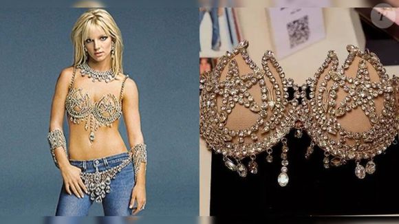 9. Britney Spears (2001) - Durante a estreia no festival, a estrela pop fez questão de contar com escolta policial para se locomover do camarim até o palco, priorizando a segurança e evitando aglomerações.