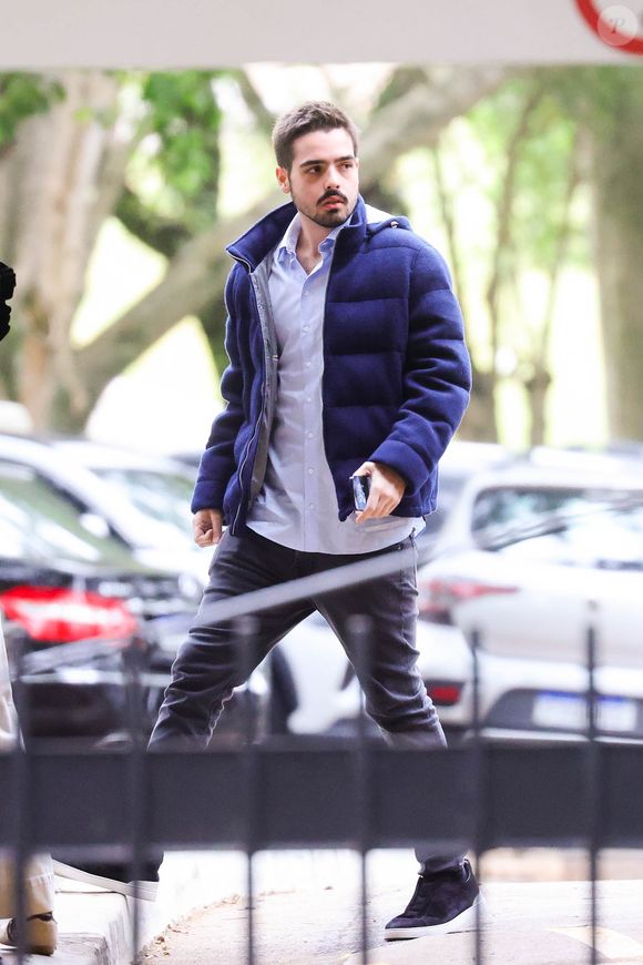 Filho de Faustão e ex-namorado de Schynaider Moura, João Silva foi um dos famosos que velaram a filha mais velha da modelo