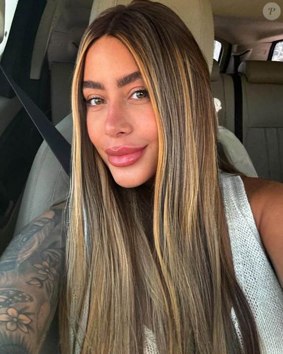 Irmã de Neymar, Rafaella Santos foi hostilizada pela torcida rival