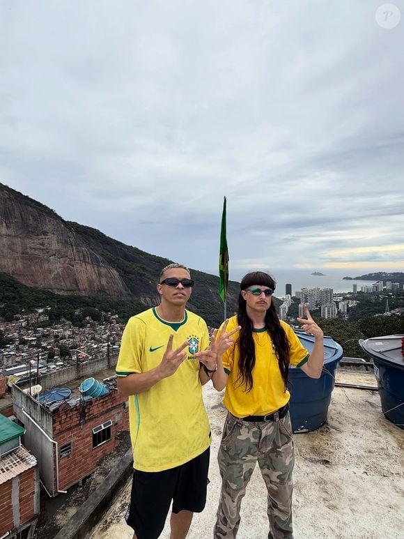 Iae Break e Oliver gravaram conteúdos para suas redes sociais antes do acidente de helicóptero tirar a vida do cantor