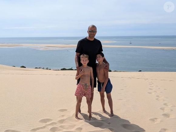 Hoje aos 44 anos, Tony Parker trabalha como treinador e vive na França com os filhos Josh, de 12 anos, e Liam, de 10