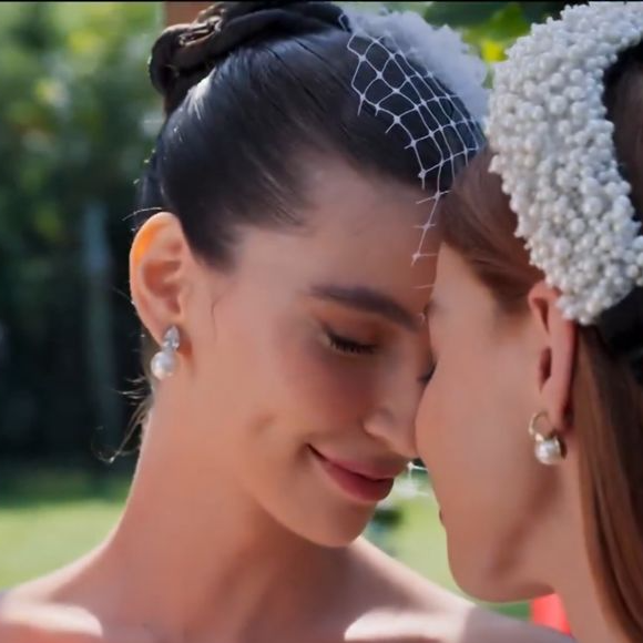 Depois de sabotagem de Ferette, Lorena e Juquinha finalmente conseguiram subir ao altar em Três Graças
