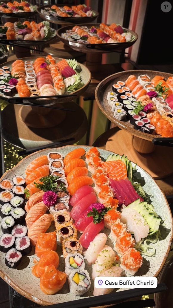 Festa de 15 anos da filha de Kaká teve buffet de comida japonesa