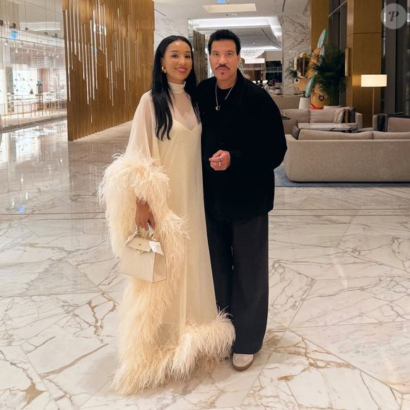Lionel Richie é 40 anos mais velho que Lisa Parigi