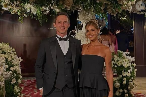 Marina Pumar e Fábio Villas passaram a ser assunto nas redes sociais após rumores de uma suposta traição durante a despedida de solteira da influenciadora. O casal havia se casado no civil e tinha uma cerimônia marcada para agosto