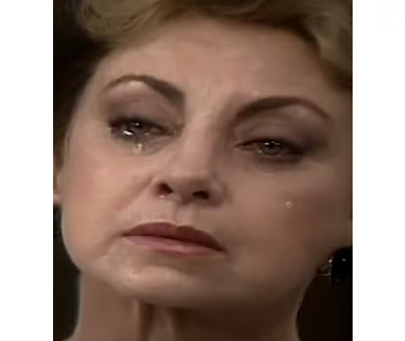 Beatriz Segall elogiou Renata Sorrah durante cena de confrotno em Vale Tudo: "A Renata fez uma coisa muito inteligente: falou num tom sem raiva, sem ódio, só com uma certa mágoa dizendo para a mãe tudo o que ela tinha sofrido na infância.