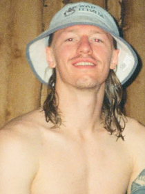 Quem é Safonov, goleiro do PSG e 'carrasco' do Flamengo no Intercontinental? Com 1,92m, russo de 26 anos é visto como 'líder nato' e adora matemática e xadrez