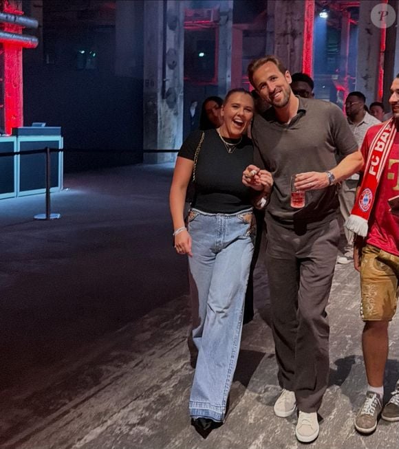 Harry Kane e Katie Goodland mantêm um relacionamento marcado pela discrição. Os dois se conheceram na escola e construíram uma família longe dos holofotes