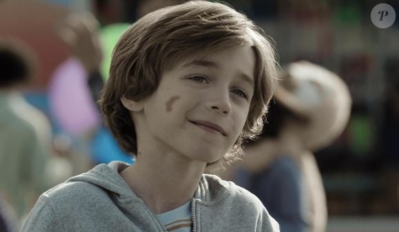 A história toma um rumo inesperado quando evidências apontam que o filho de David, supostamente assassinado, ainda está vivo
