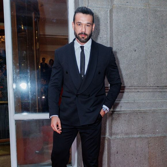 Sérgio Marone apostou no básico que não erra, como a maioria das figuras masculinas do evento: um terno elegante preto