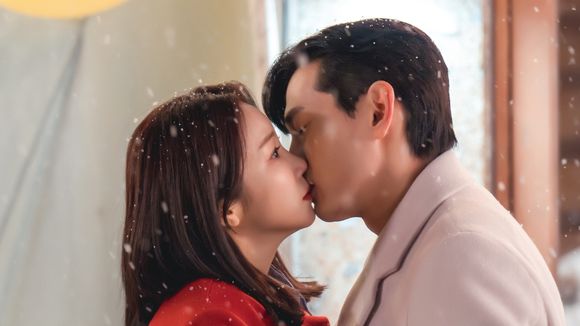 Encontrei o melhor dorama da Netflix para assistir neste feriado: tem apenas 10 episódios e é uma comédia romântica como você nunca viu