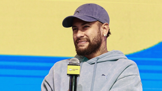 Após comentário machista, Neymar toma atitude polêmica e web aponta homofobia