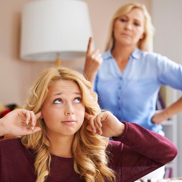 Depois de ter vivido num ambiente diferente, com costumes diferentes e com pessoas diferentes (ou sozinho), esse processo torna-se realmente complexo.