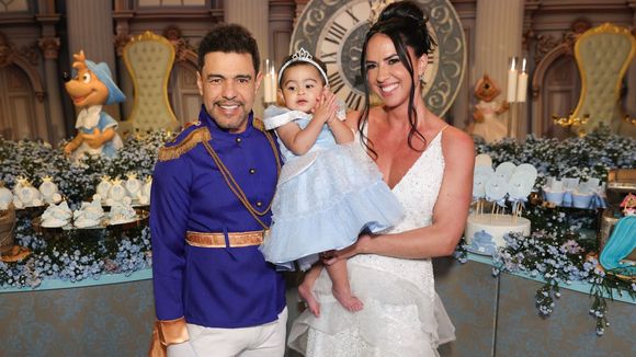 Após polêmica com SBT, Zezé Di Camargo surge fantasiado no aniversário de 1 ano da filha caçula com Graciele Lacerda. Fotos!
