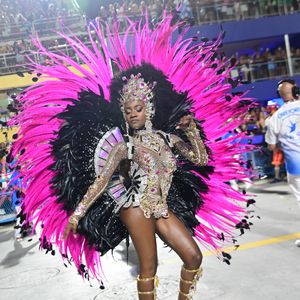 Lorena Raissa é a rainha de Bateria mais nova da Sapucaí: ela tem 18 anos e é cria da Beija-Flor de Nilópolis