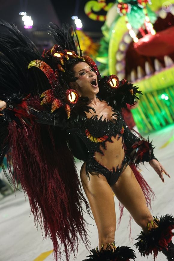 "O Salgueiro agradece à Gkay pela participação no Carnaval 2026, pelo carinho e respeito demonstrados à escola durante sua passagem, e deseja sucesso em seus próximos projetos", disse a agremiação