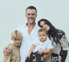 Josh Duhamel com a atual esposa, Audra Mari, e os filhos