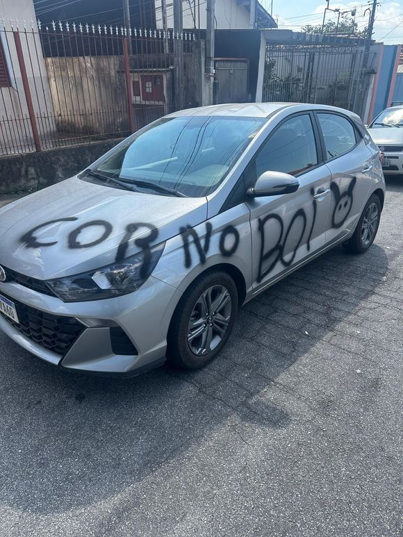 O fetiche ainda desperta preconceito. A prova disso é o recente ataque que Vagner Macedo sofreu. Ele teve seu carro pichado com as palavras ‘corno’ e ‘boi’