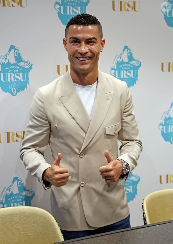 Cristiano Ronaldo, hoje aos 41 anos, tem ampliado suas fontes de atuação no mundo dos negócios