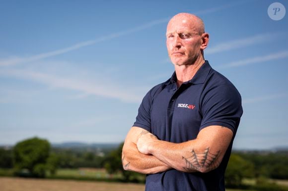 Gareth Thomas, ex-capitão do rugby do País de Gales, fala sobre HIV, combate ao estigma e a importância da informação durante entrevista ao Purepeople Brasil