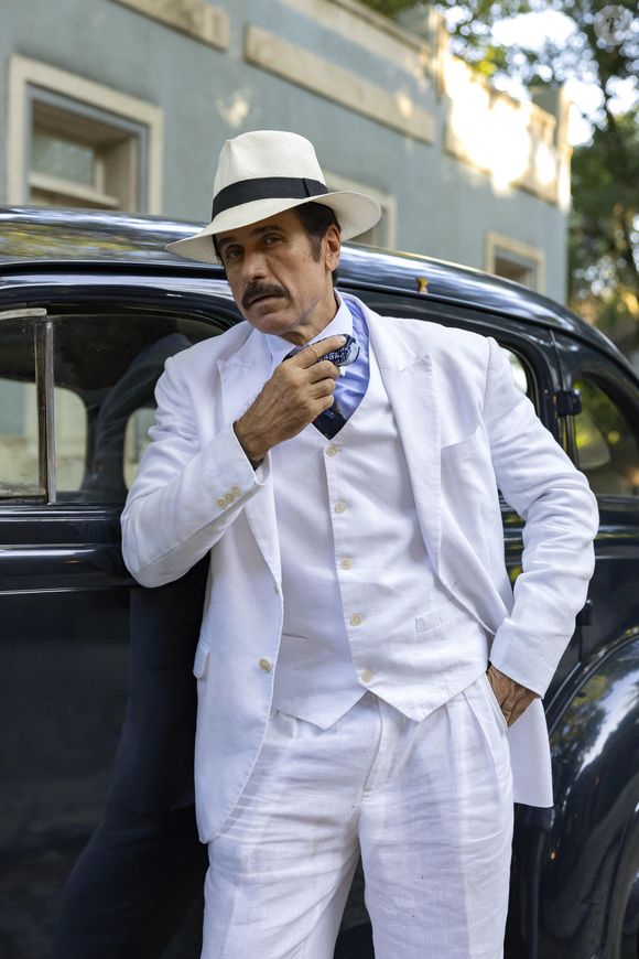 Ernesto (Eriberto Leão) - Dado como morto no final da trama anterior, ele retorna para uma nova leva de maldades, como sequestrar o filho de Candinho (Sergio Guizé).