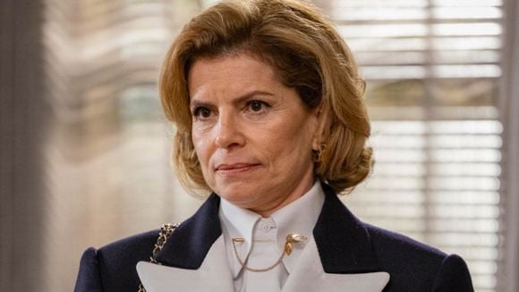 Um homem, uma maleta 007 e um pedido de casamento bizarro: hoje Odete Roitman em 'Vale Tudo', Debora Bloch já foi perseguida por stalker. 'Fiquei com medo'