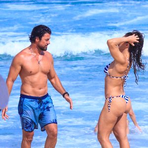 Juliana Paes aproveitou a tarde deste sábado (09) em um momento relax com o marido, o empresário Carlos Eduardo Baptista