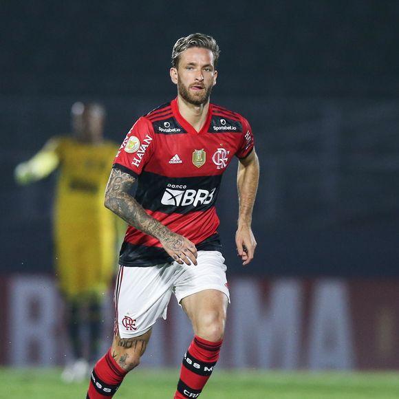 O glow up de Léo Pereira começou quando o jogador foi contratado pelo Flamengo, desde as mudanças em seu visual até estéticas