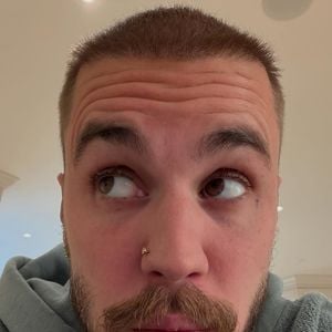 Justin Bieber queria que o show acontecesse no dia 09 de maio, já que ele tem apresentações nos dias 11 e 18 de abril no Coachella