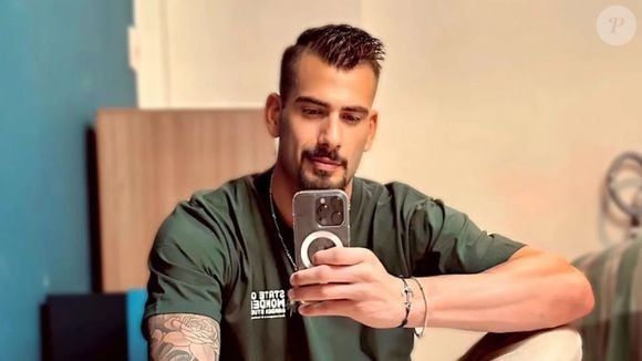 Ex-BBB Nizam tem novo vídeo de nude frontal vazado e reage a repercussão do público