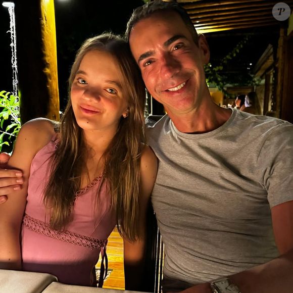 No aniversário de 15 anos de Rafa Justus, César Tralli foi um dos seus acompanhantes da valsa