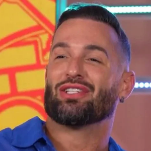 Diego Hypólito, que já falou abertamente sobre seu diagnóstico de Transtorno de Déficit de Atenção e Hiperatividade (TDAH), enfrenta desafios emocionais amplificados pelo ambiente de pressão do programa.