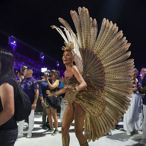 No Carnaval, Adriane Galisteu é representante fervorosa da Portela