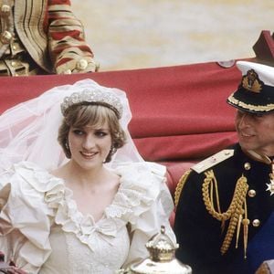 O perfume princesa Diana teria usado no dia do seu casamento só veio à tona anos depois