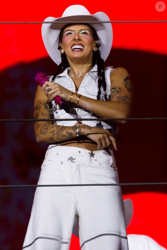 Na legenda do álbum publicado no Instagram, a artista agradeceu a recepção dos fãs: “Brasília marcou o início de 2026. Obrigada pelo carinho de sempre e por transformarem essa noite em um começo inesquecível”.