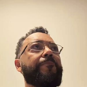 Em vídeo publicado no Instagram, Dudu Nobre chamou a mãe, Anita, de “nossa rainha” e “minha mãezinha querida” ao agradecer as manifestações de carinho