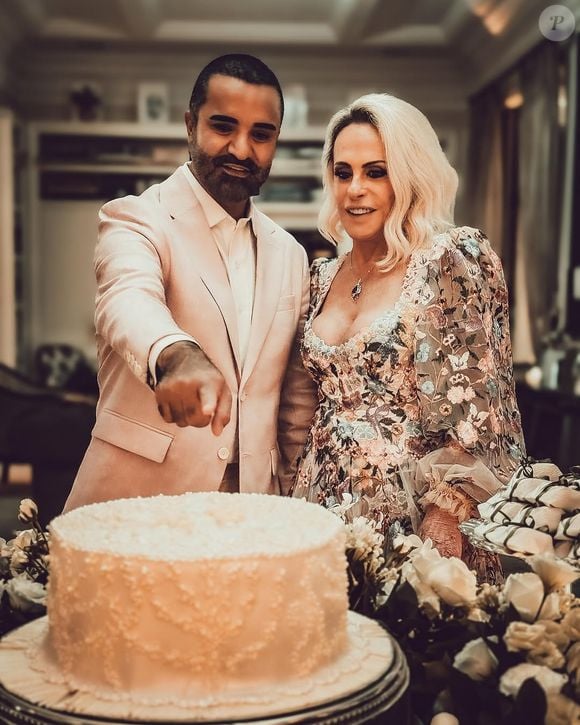 Ana Maria Braga se casou na última sexta-feira (04) com o jornalista Fábio Arruda