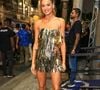 Camila Queiroz marcou presença nos desfiles de Carnaval, onde deu entrevistas sobre sua vida e carreira
